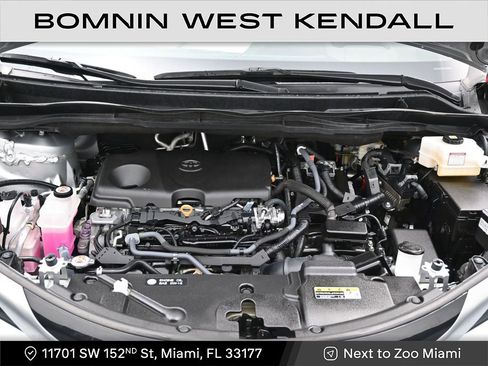Used 2023 Toyota Sienna Platinum image 12