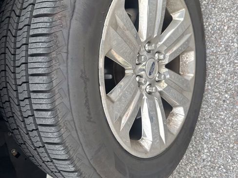 Used 2018 Ford F150 XLT w/ Equipment Group 302A Luxury RWD image 9