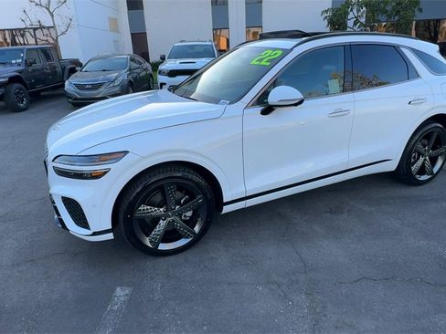 Used 2022 Genesis GV70 2.5T w/ Sport Prestige Package image 4