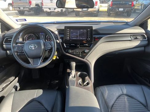 Used 2024 Toyota Camry SE FWD image 9
