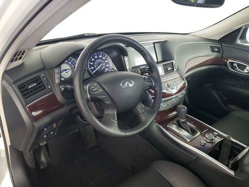 Used 2019 INFINITI Q70 Luxe w/ Proactive Package image 10