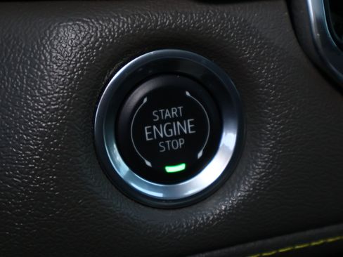Used 2026 Chevrolet Colorado ZR2 w/ Technology Package AWD/4WD image 18