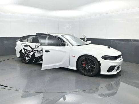 Used 2018 Dodge Charger R/T Scat Pack RWD image 31