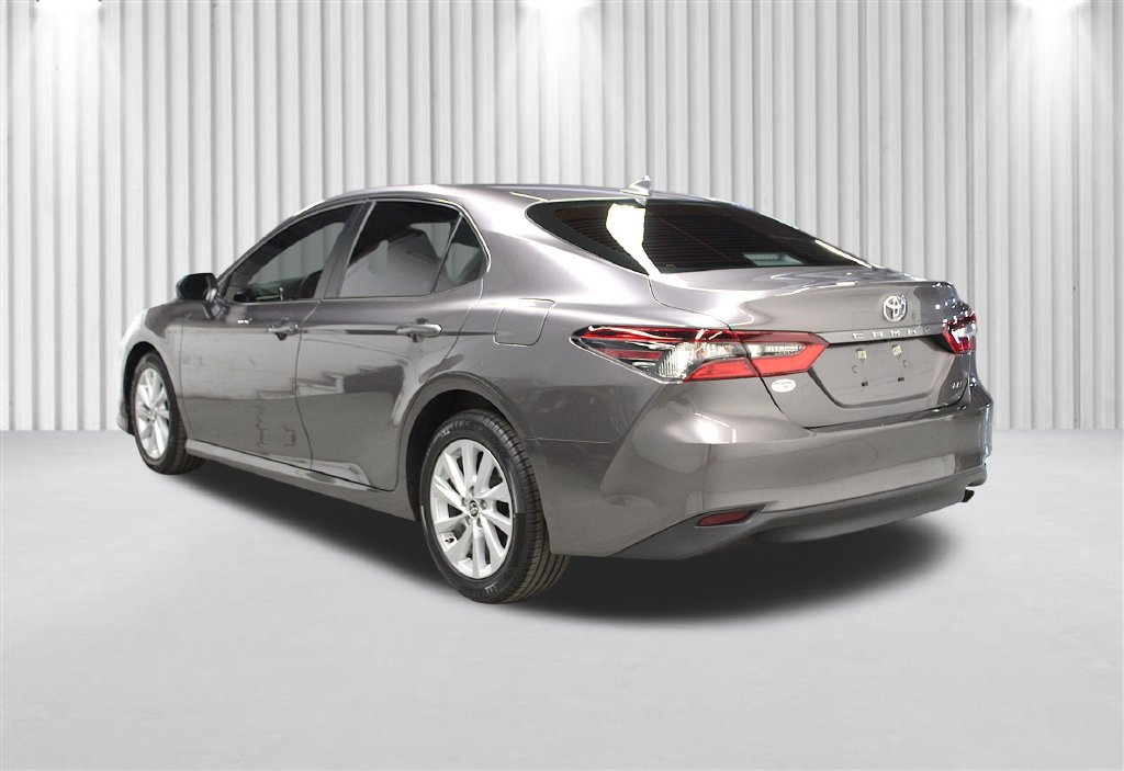 Used 2023 Toyota Camry LE FWD image 5