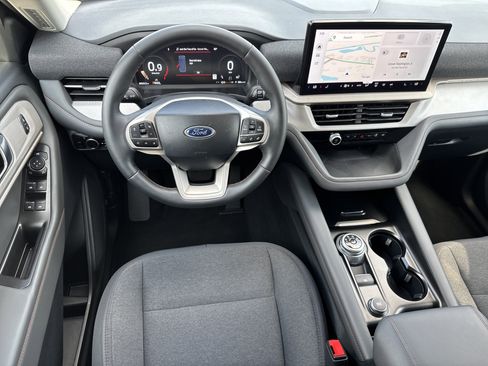 Used 2025 Ford Explorer Active image 7