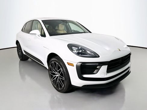 Used 2026 Porsche Macan image 7