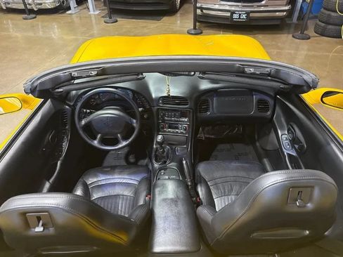 Used 2003 Chevrolet Corvette Convertible w/ Preferred Equipment Group1 RWD image 14