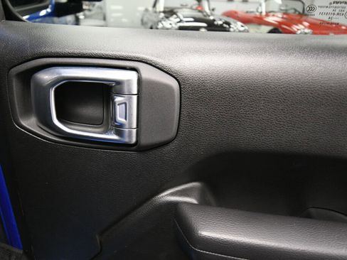 Used 2024 Jeep Wrangler Unlimited Rubicon 4xe AWD/4WD image 24