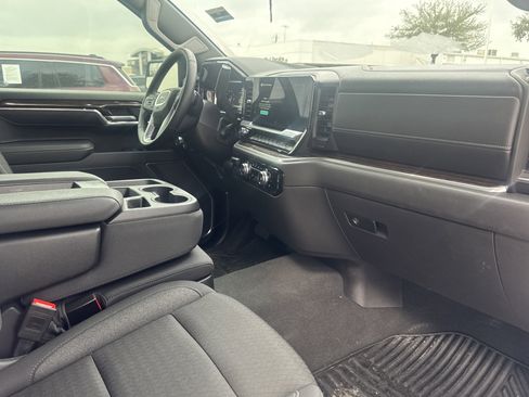 Used 2025 GMC Sierra 1500 Elevation image 12