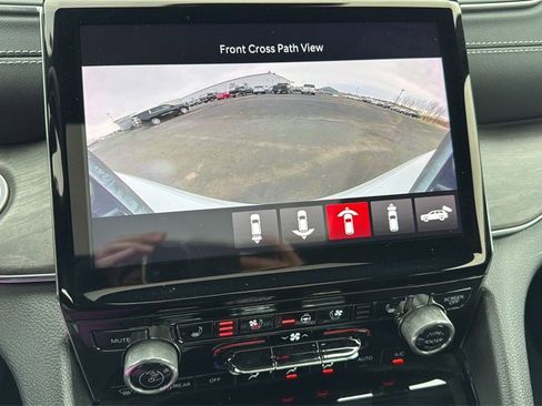 Used 2022 Jeep Grand Cherokee Overland w/ Advanced Protech Group III image 32