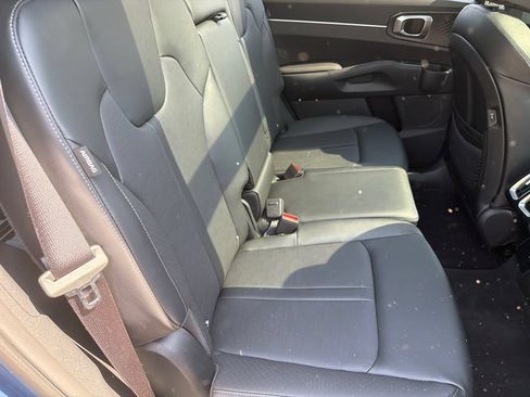 Used 2025 Kia Sorento S w/ Panoramic Sunroof Package FWD image 15