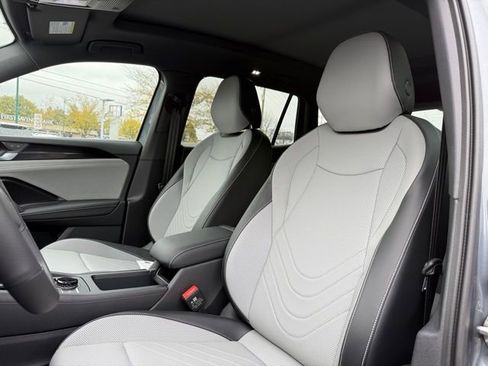 New 2026 Volkswagen Tiguan SE R-Line image 13