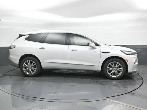 Used 2023 Buick Enclave Premium w/ Experience Buick Package AWD/4WD image 3