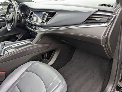 Used 2024 Buick Enclave Premium image 34