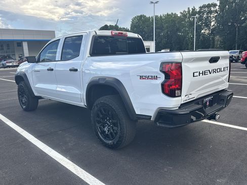 Used 2024 Chevrolet Colorado Trail Boss w/ Technology Package AWD/4WD image 6