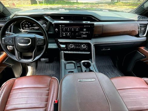 Used 2025 GMC Sierra 2500 Denali Ultimate AWD/4WD image 7