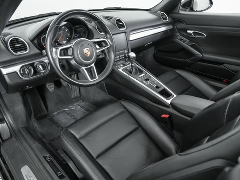Used 2021 Porsche 718 Boxster RWD image 23