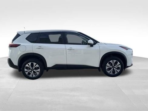Used 2023 Nissan Rogue SV image 4