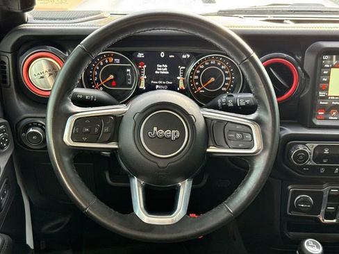 Used 2022 Jeep Wrangler Unlimited Sahara AWD/4WD image 14