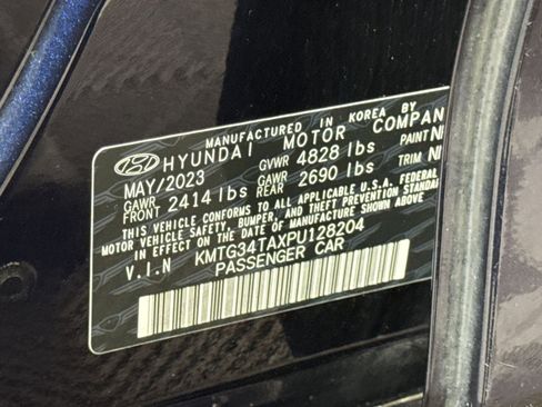 Used 2023 Genesis G70 2.0T image 28