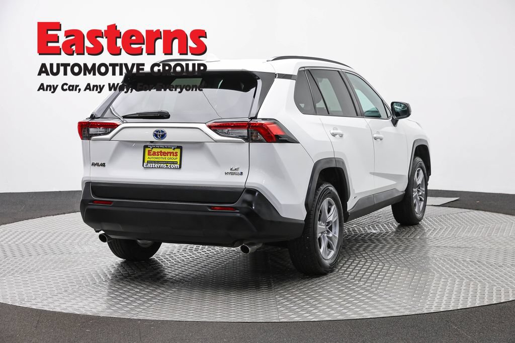 Used 2022 Toyota RAV4 LE AWD/4WD image 6