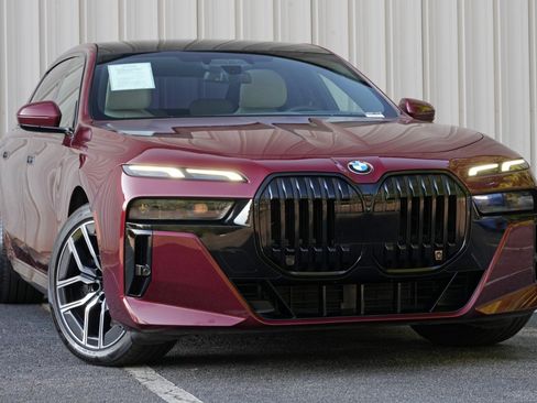 Used 2023 BMW 760i xDrive AWD/4WD image 4