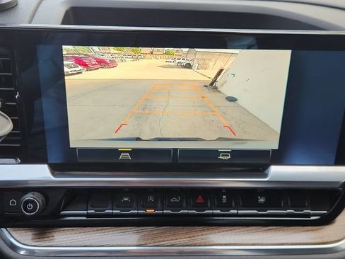 Used 2023 Chevrolet Silverado 1500 LT AWD/4WD image 6
