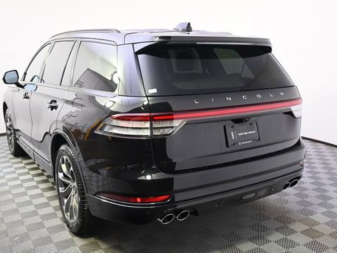 New 2026 Lincoln Aviator AWD w/ Jet Appearance Package image 4
