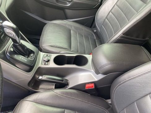 Used 2015 Ford Escape SE w/ Equipment Group 201A AWD/4WD image 18