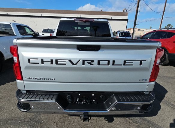 Used 2019 Chevrolet Silverado 1500 LTZ w/ LTZ Plus Package RWD image 10