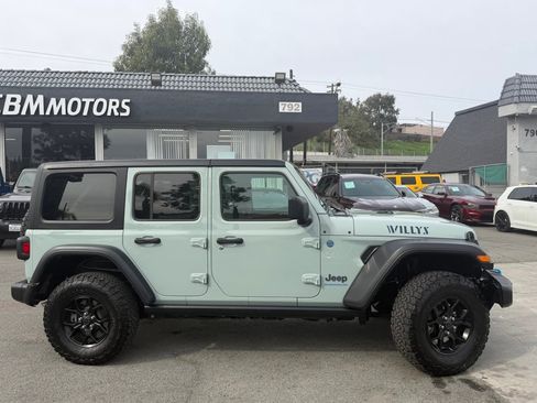 Used 2024 Jeep Wrangler Willys image 12