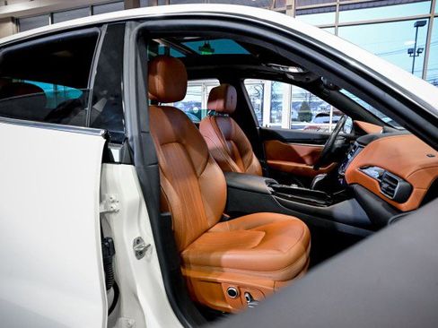 Used 2022 Maserati Levante GT image 26