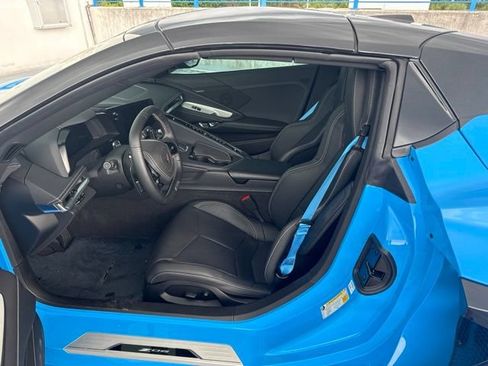 Used 2025 Chevrolet Corvette Z06 RWD image 2