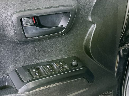 Used 2022 Toyota Tacoma SR image 14