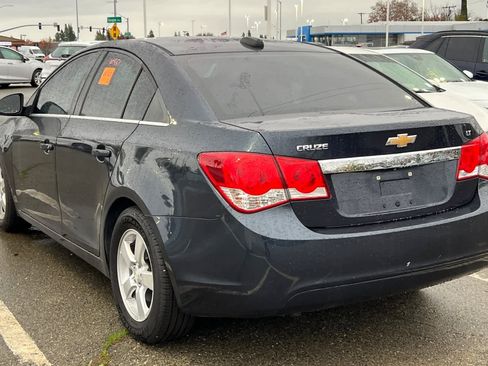 Used 2016 Chevrolet Cruze LT w/ Technology Package image 4
