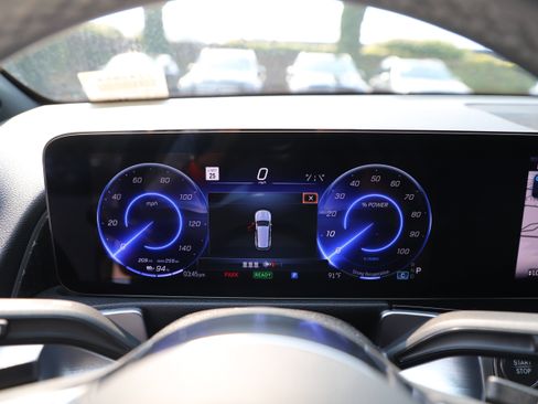 Used 2024 Mercedes-Benz EQB 300 4MATIC image 18