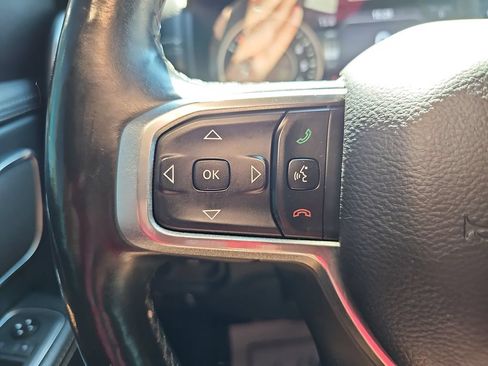 Used 2019 RAM 1500 Laramie AWD/4WD image 17