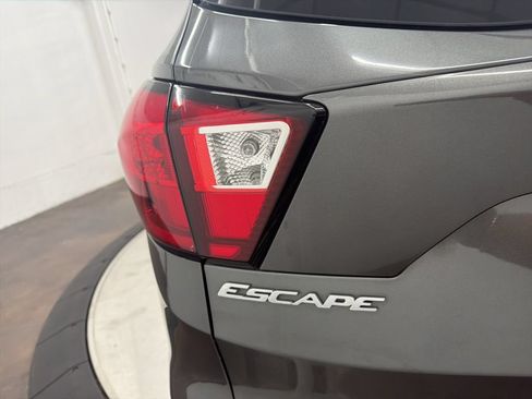 Used 2019 Ford Escape SEL FWD image 12