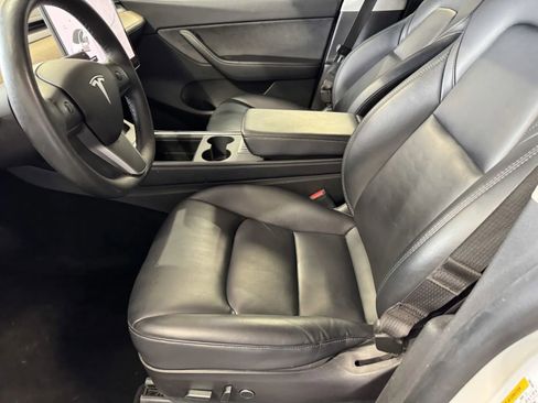 Used 2021 Tesla Model Y Long Range image 14