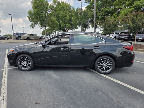 Used 2016 Lexus ES 350 w/ Luxury Package w/Wood Trim FWD image 9