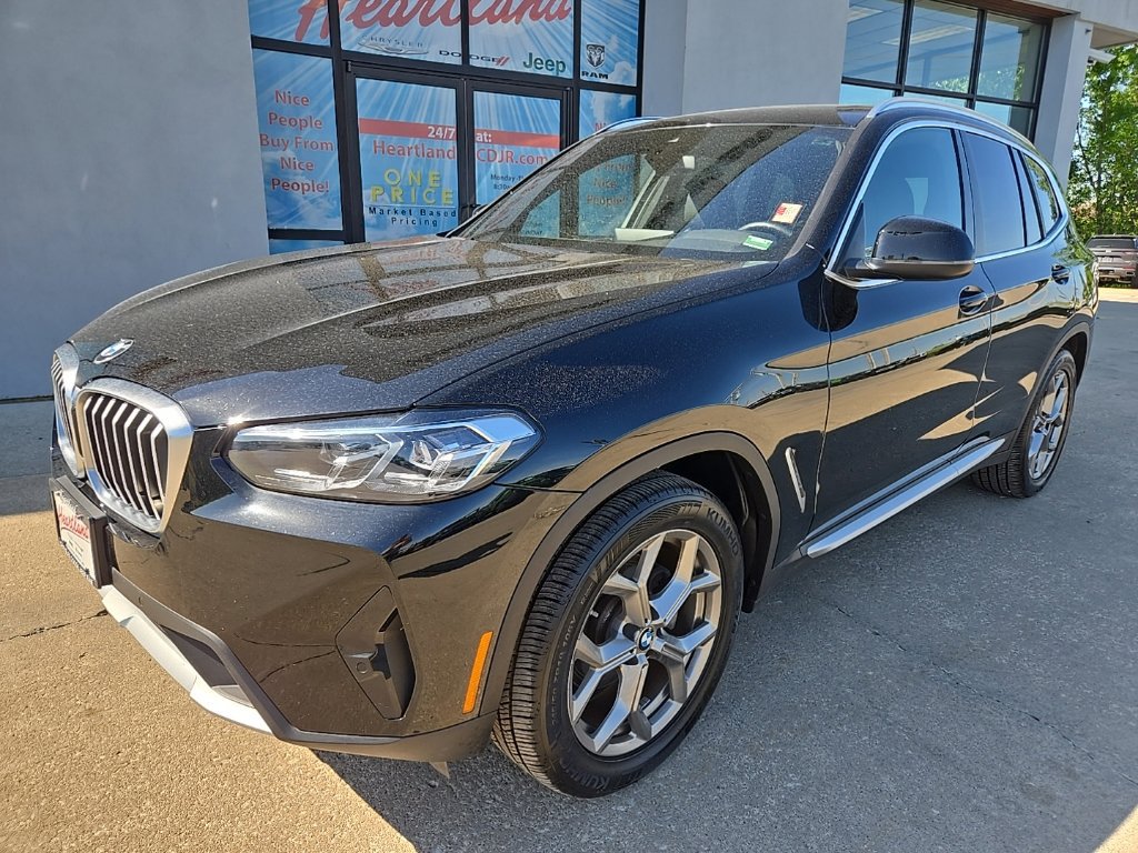 Used 2024 BMW X3 xDrive30i AWD/4WD image 3