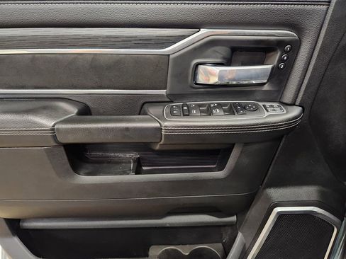 Used 2024 RAM 2500 Laramie w/ Night Edition image 46