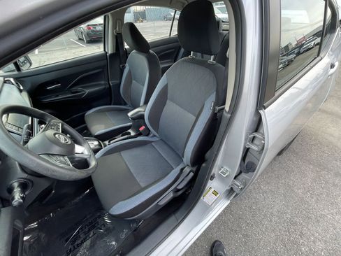 Used 2025 Nissan Versa SV image 36