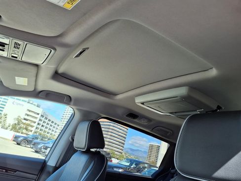 Used 2023 Honda Odyssey Elite image 16