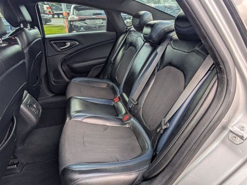 Used 2015 Chrysler 200 S w/ Comfort Group FWD image 29