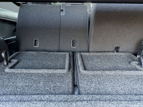 Used 2022 Volkswagen Tiguan SE R-Line image 32