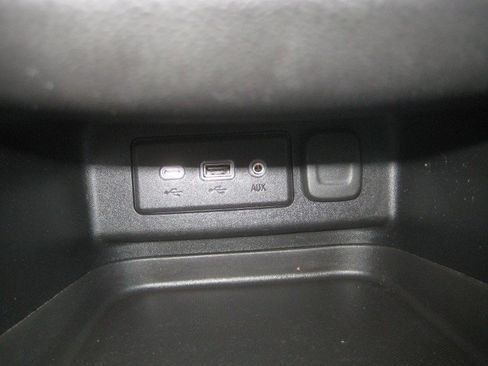 Used 2021 Chevrolet Equinox LT w/ LPO, Cargo Package AWD/4WD image 18