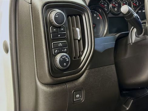 Used 2022 Chevrolet Silverado 2500 Custom w/ Custom Convenience Package AWD/4WD image 13