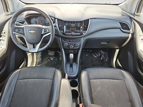 Certified 2018 Chevrolet Trax LT w/ LT Convenience Package AWD/4WD image 23