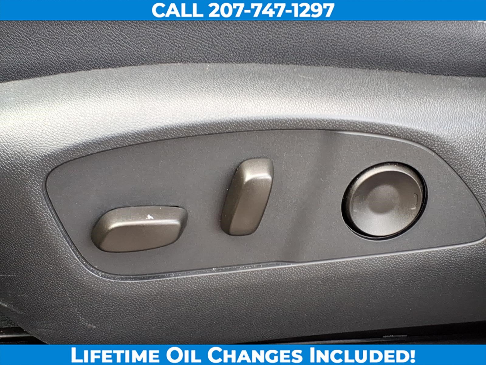 Used 2026 Chevrolet Traverse LT AWD/4WD image 12